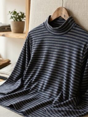 Liz Claiborne Navy and Gray Striped Turtleneck Top
